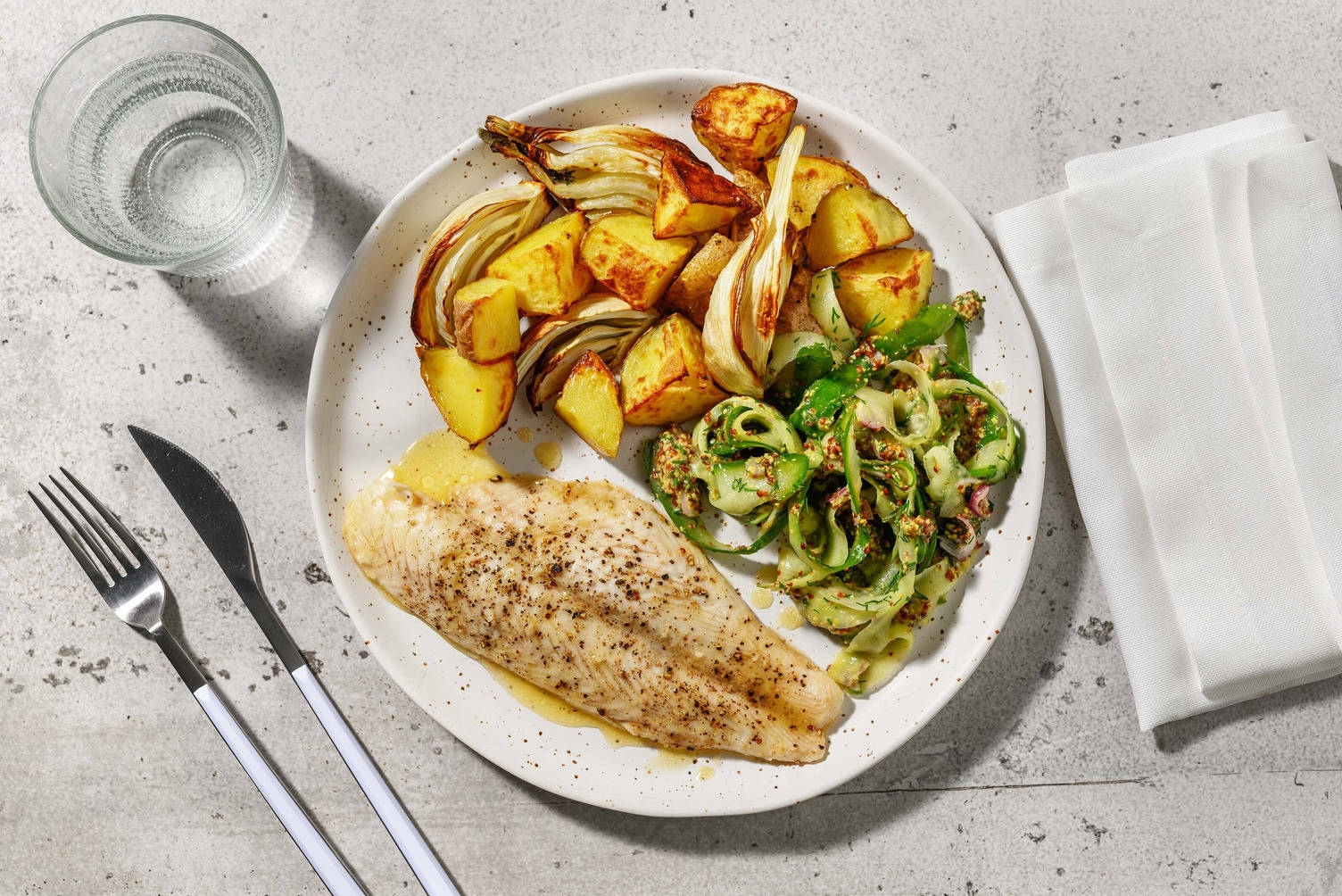 Pannstekt guldsparid och citronsmörsås