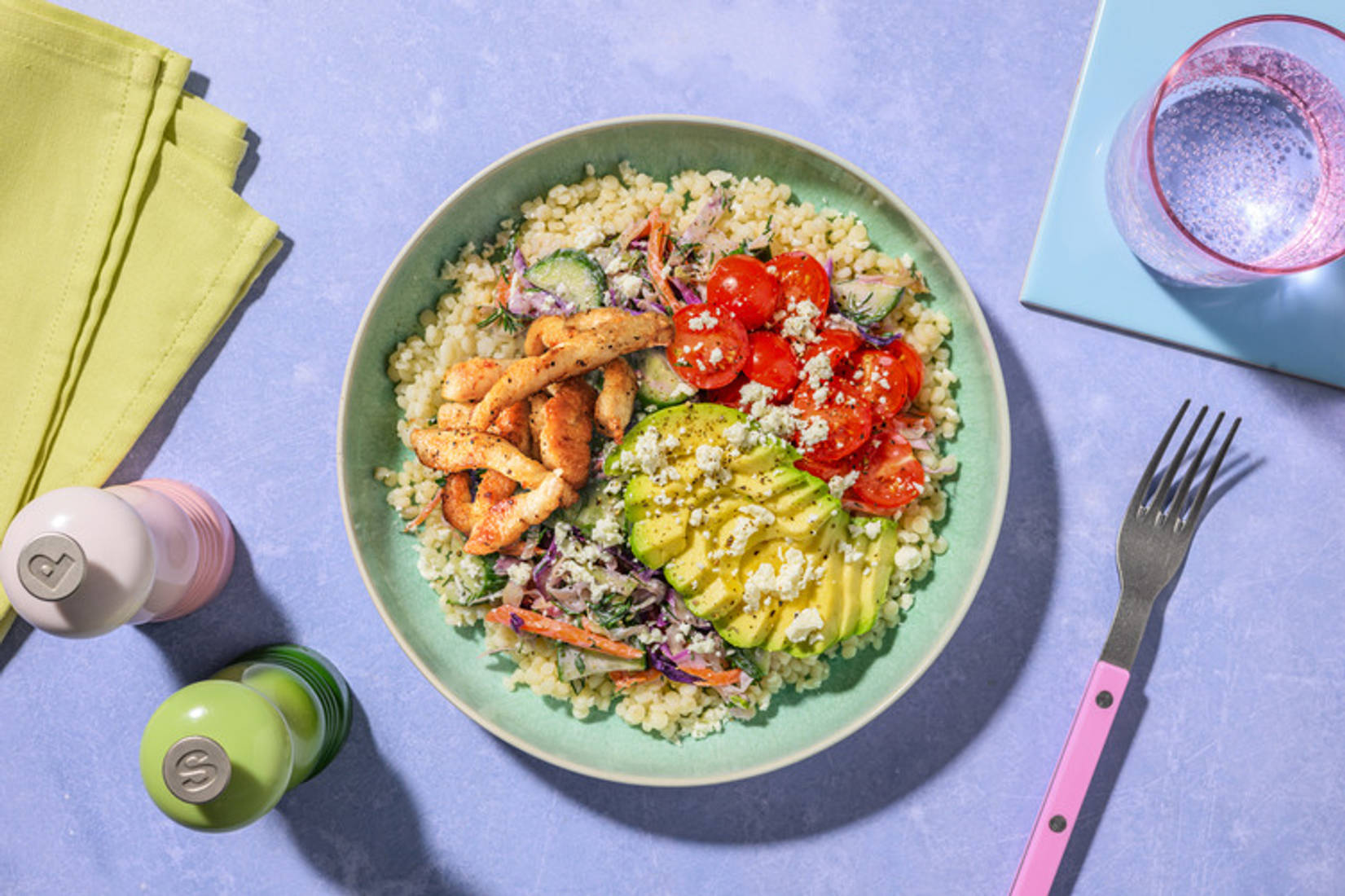 Mediterraner Perlcouscous-Salat mit Hähnchen