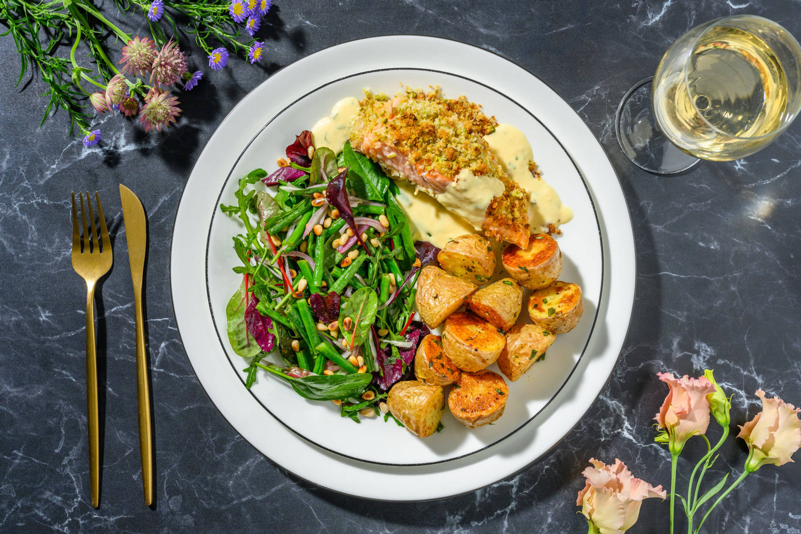 Lax med pistagetäcke och bearnaisesås 