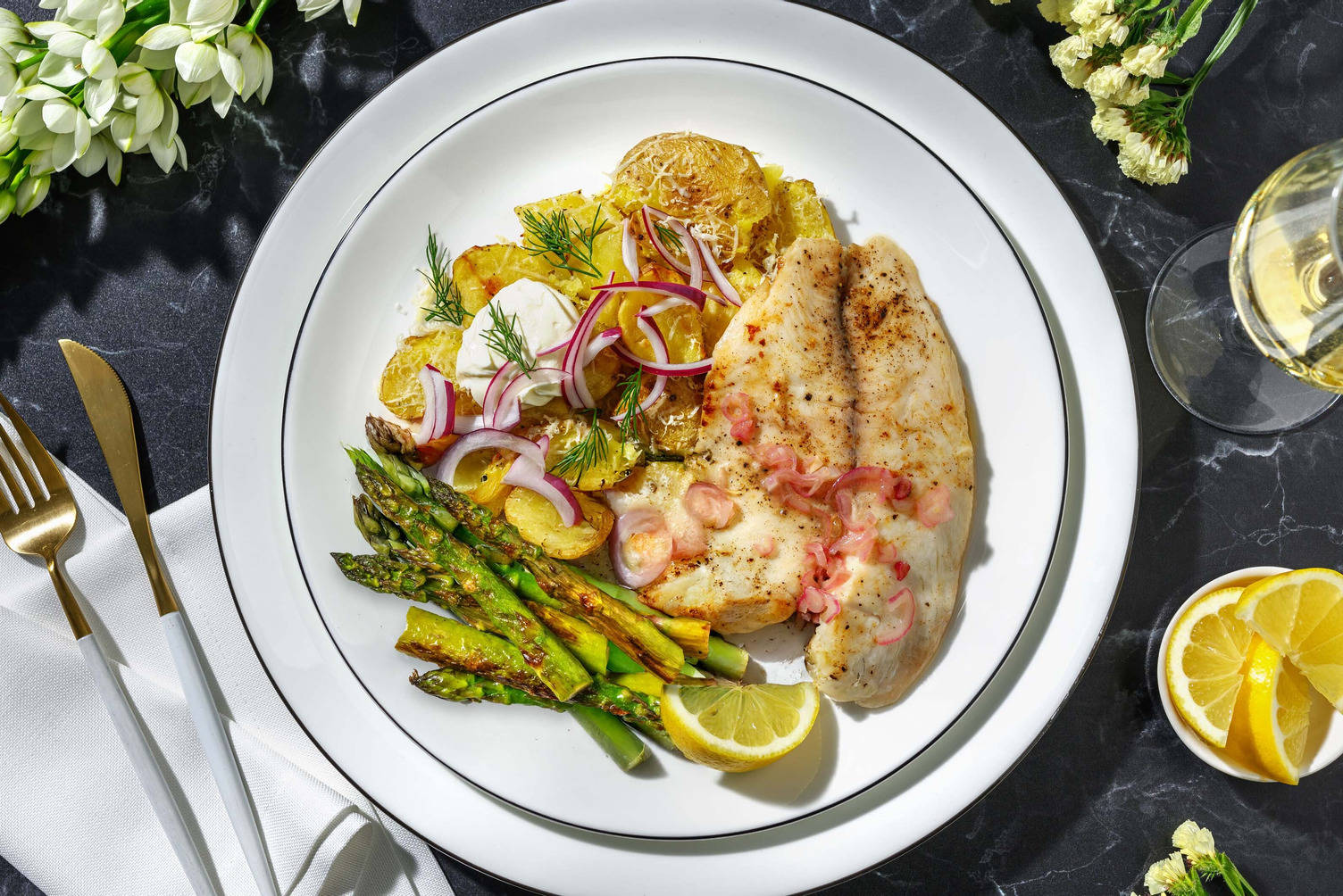 Stekt guldsparid och citronsmörsås