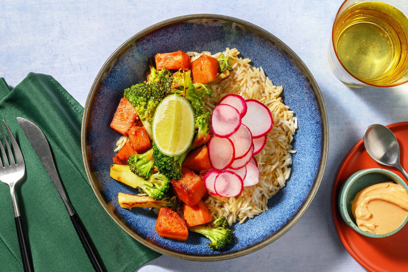 Reis-Bowl mit scharfem Brokkoli