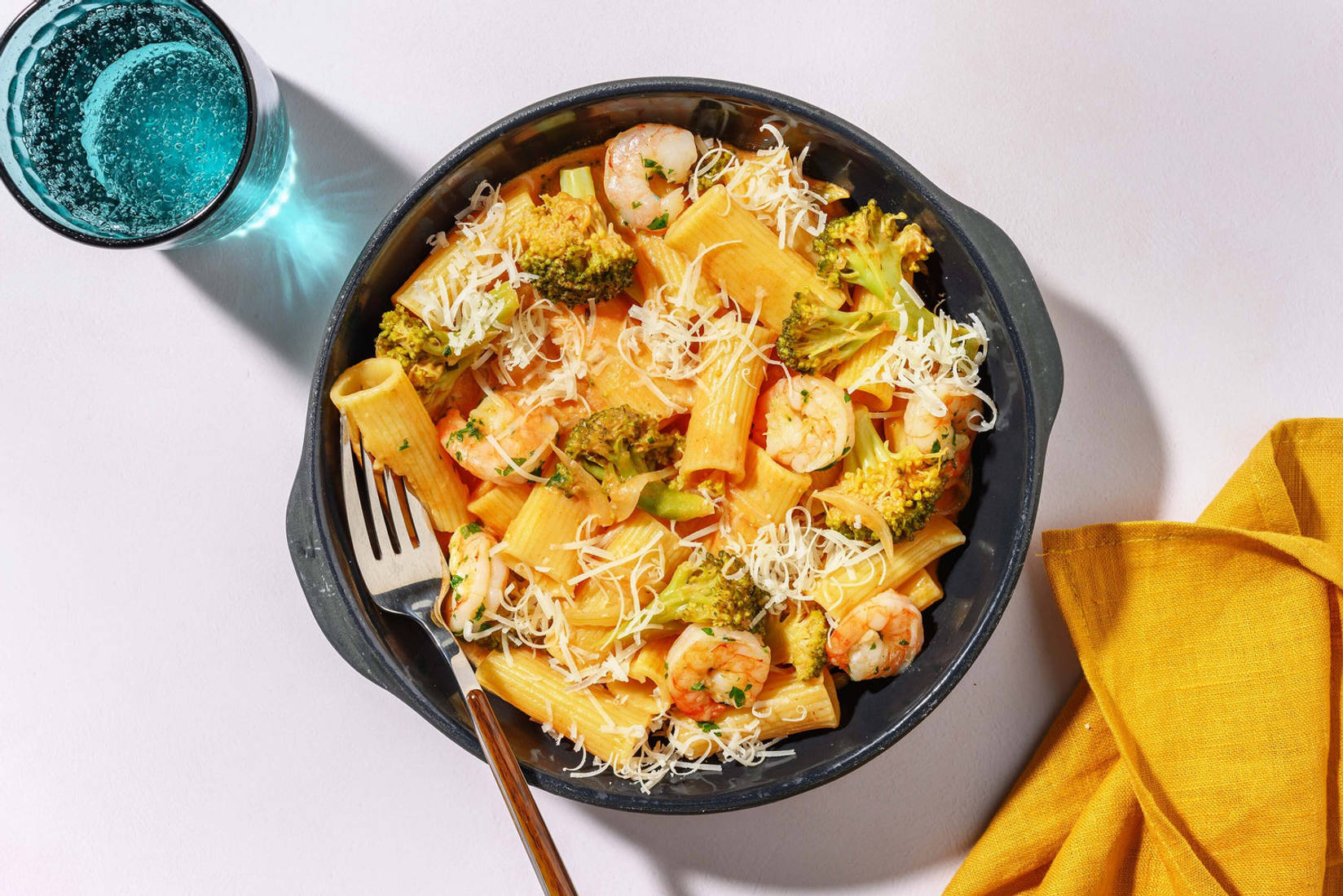 One-Pot Rigatoni mit Cajun Garnelen