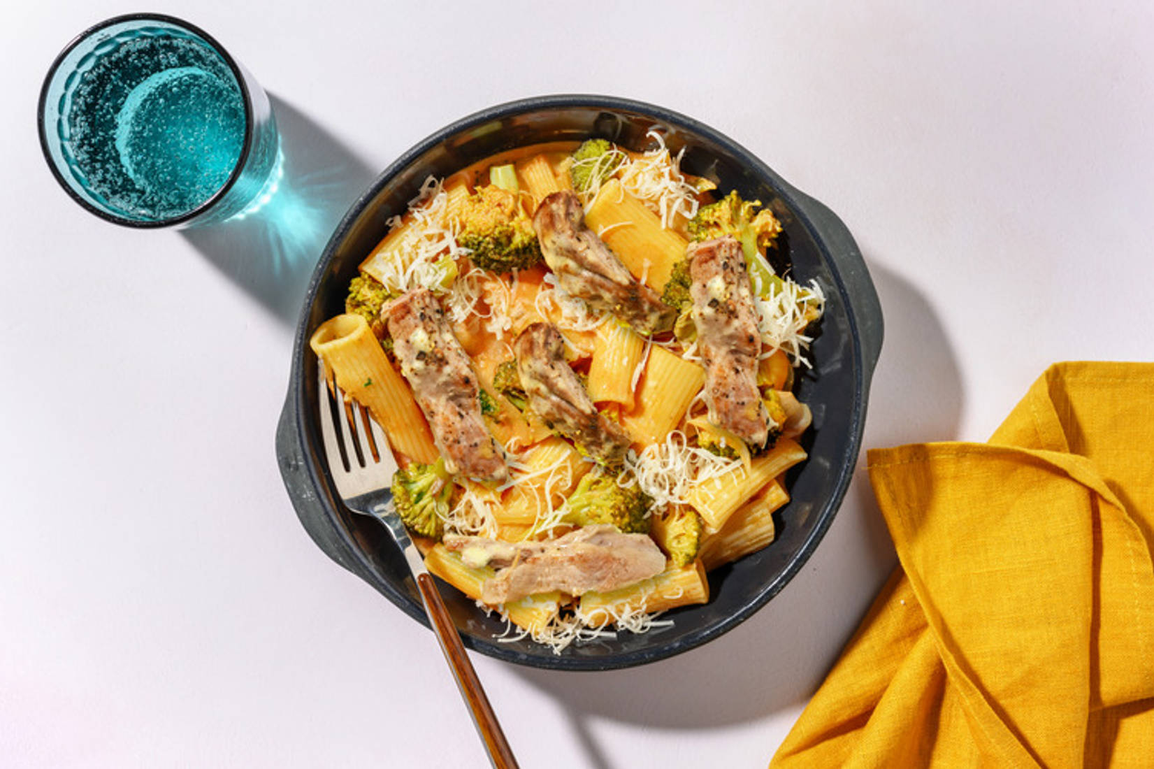 One-Pot Rigatoni mit Cajun Bio-Schweinefilet