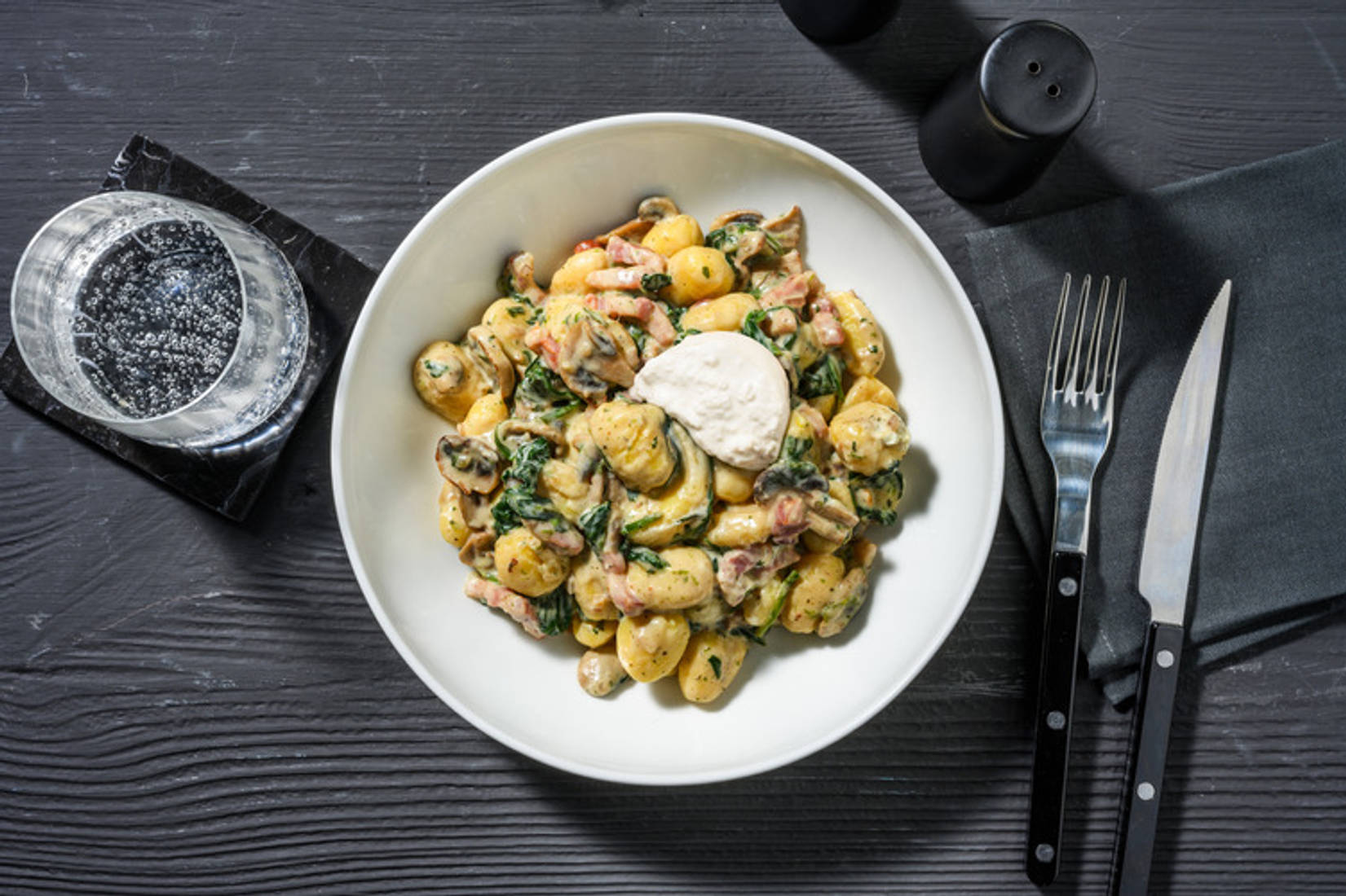 Gnocchi crémeux aux lardons & burrata