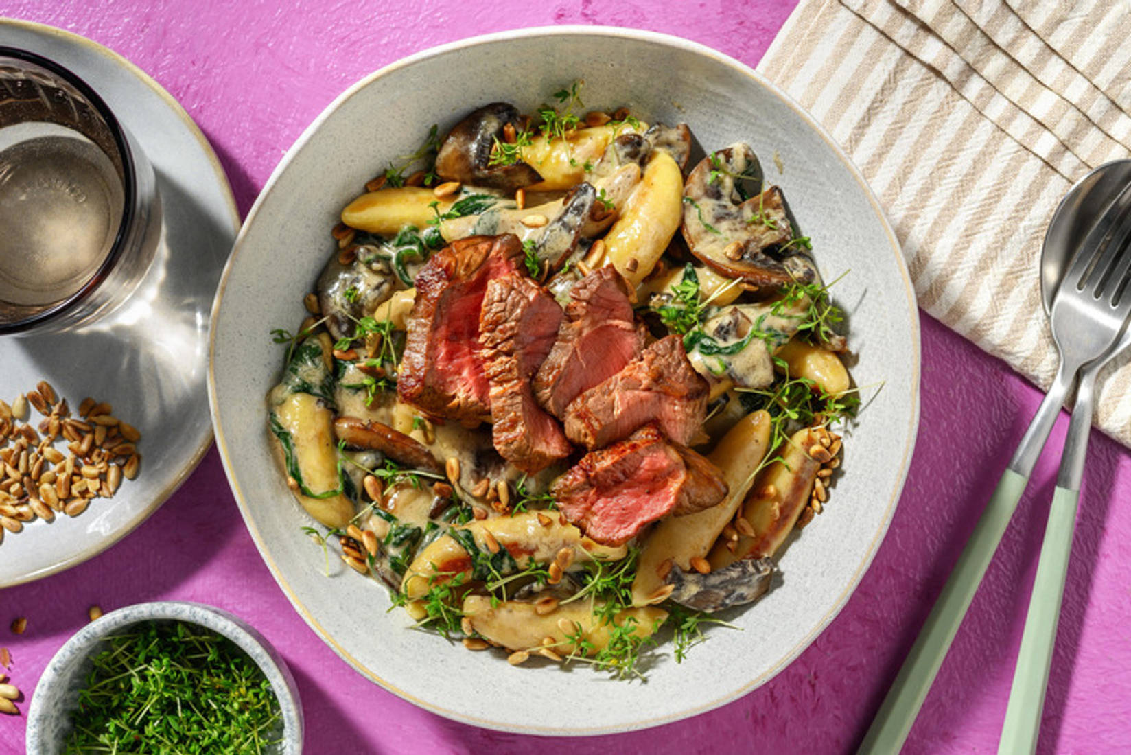 Schupfnudeln in Portobello-Soße & extra Rindersteak