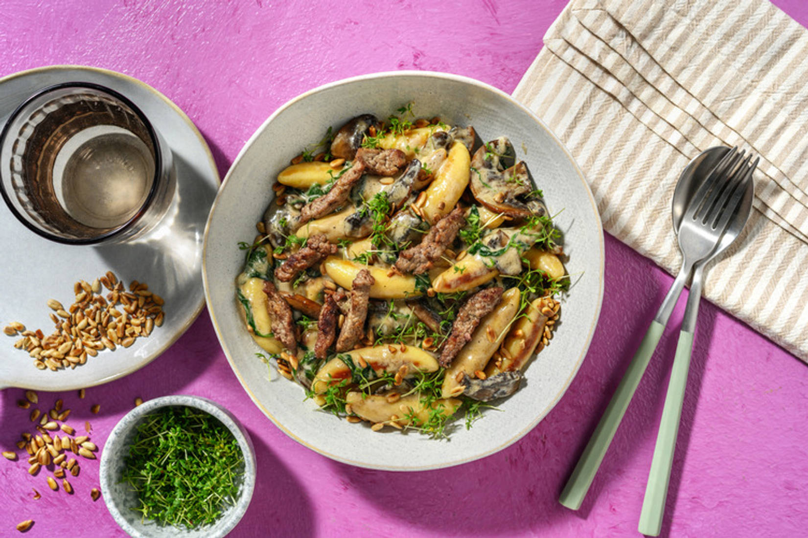 Schupfnudeln in Portobello-Soße & extra Bio-Schweinestreifen