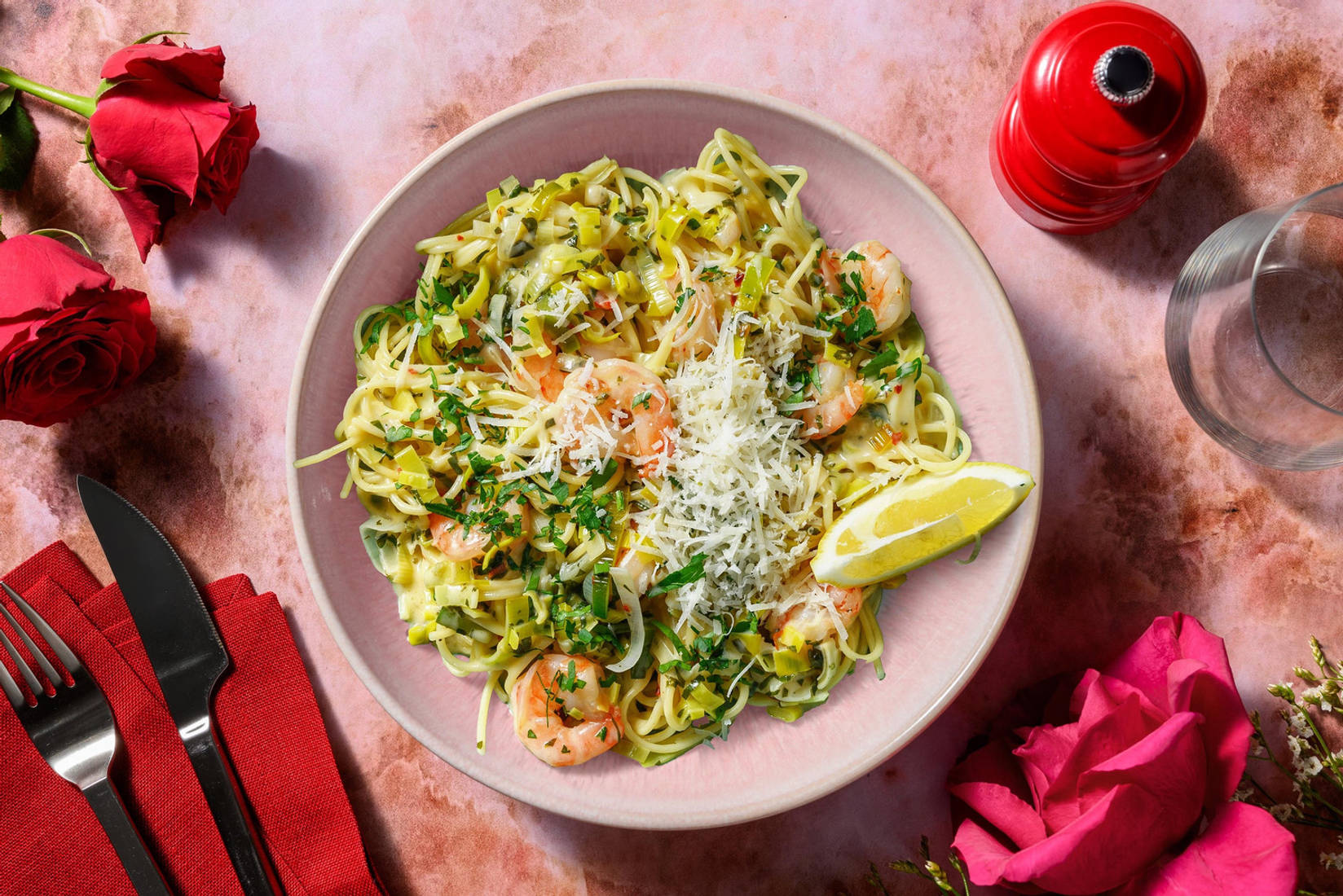 Crevetten auf Spaghetti in frischer Rahmsauce