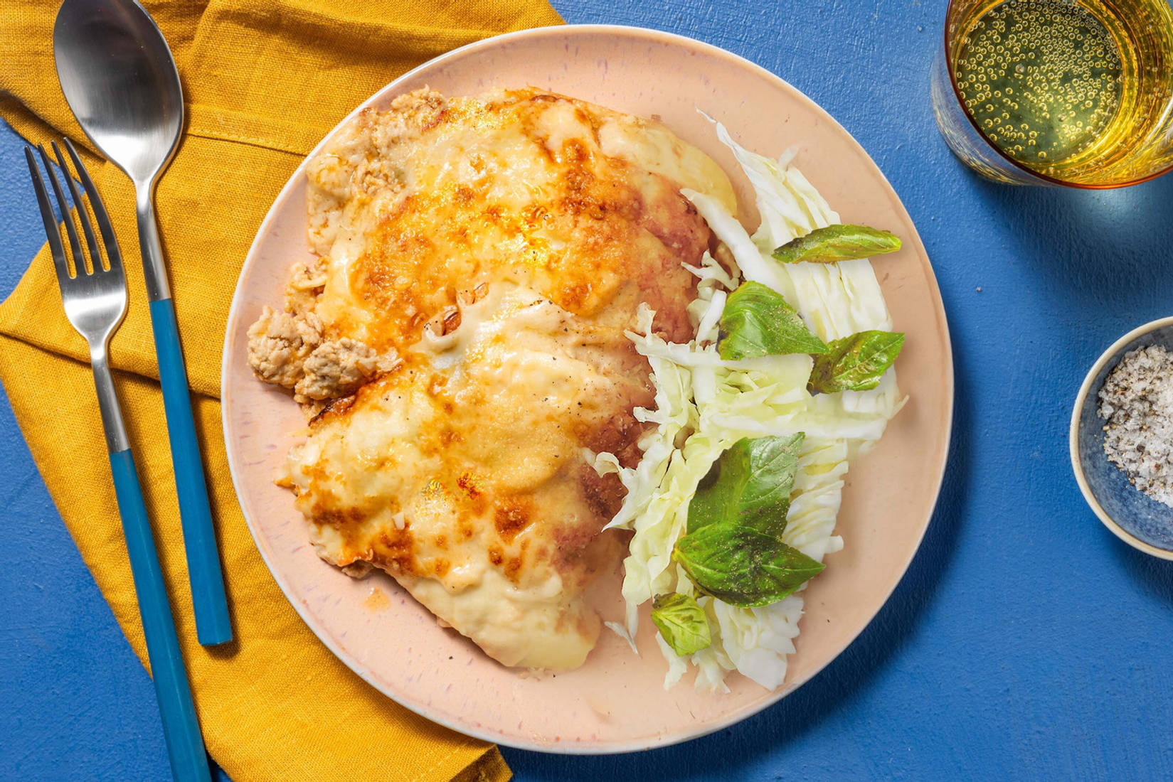 Ostegratineret oksekøds- og tortillalasagne