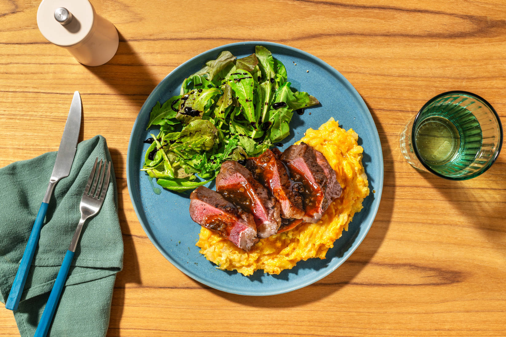 Stamppot: Rindersteak vom Weiderind auf Kartoffelstampf