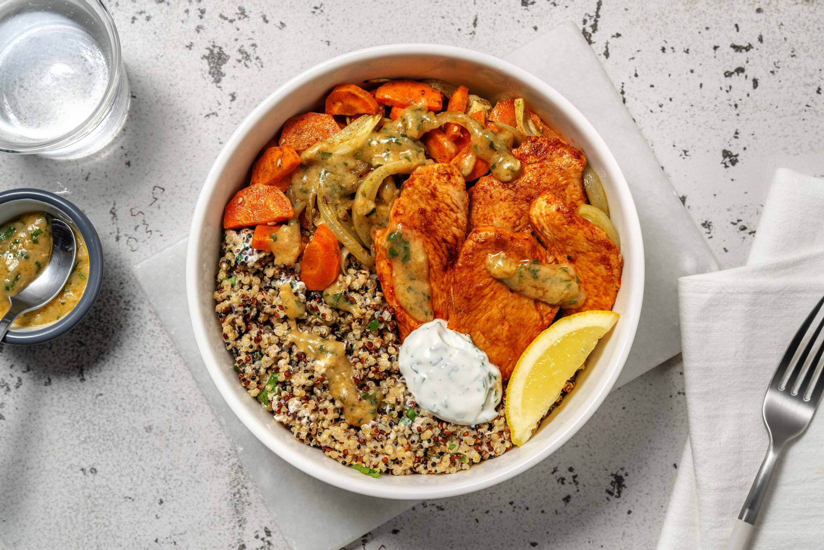 Hähnchen auf Quinoa