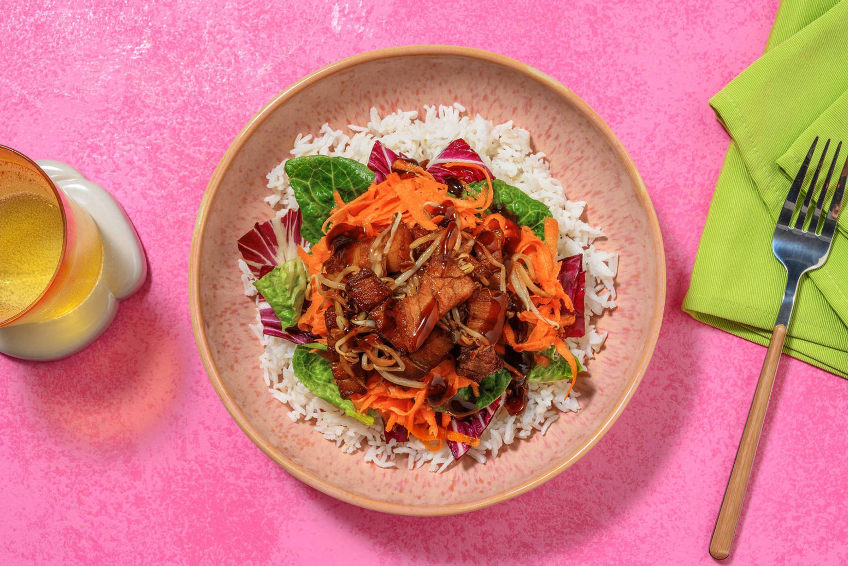 Bowl de riz au lard fumé et épices coréennes