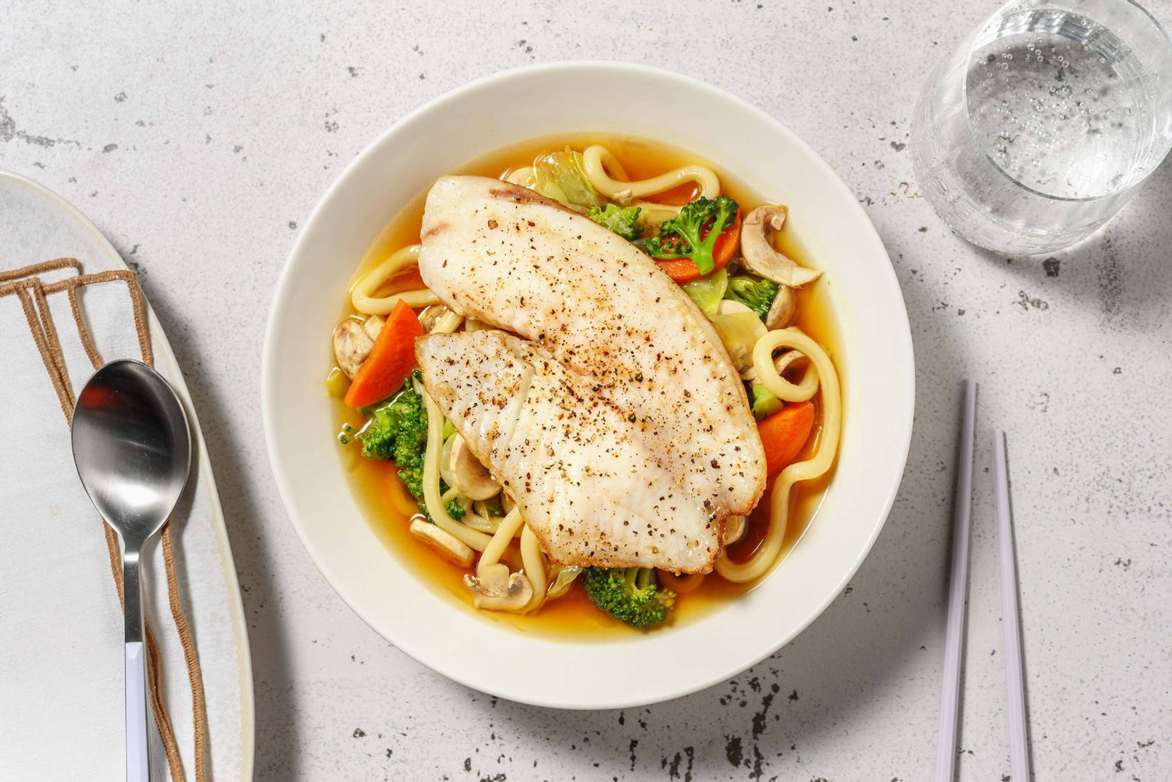 Soupe de nouilles et filet de pangasius