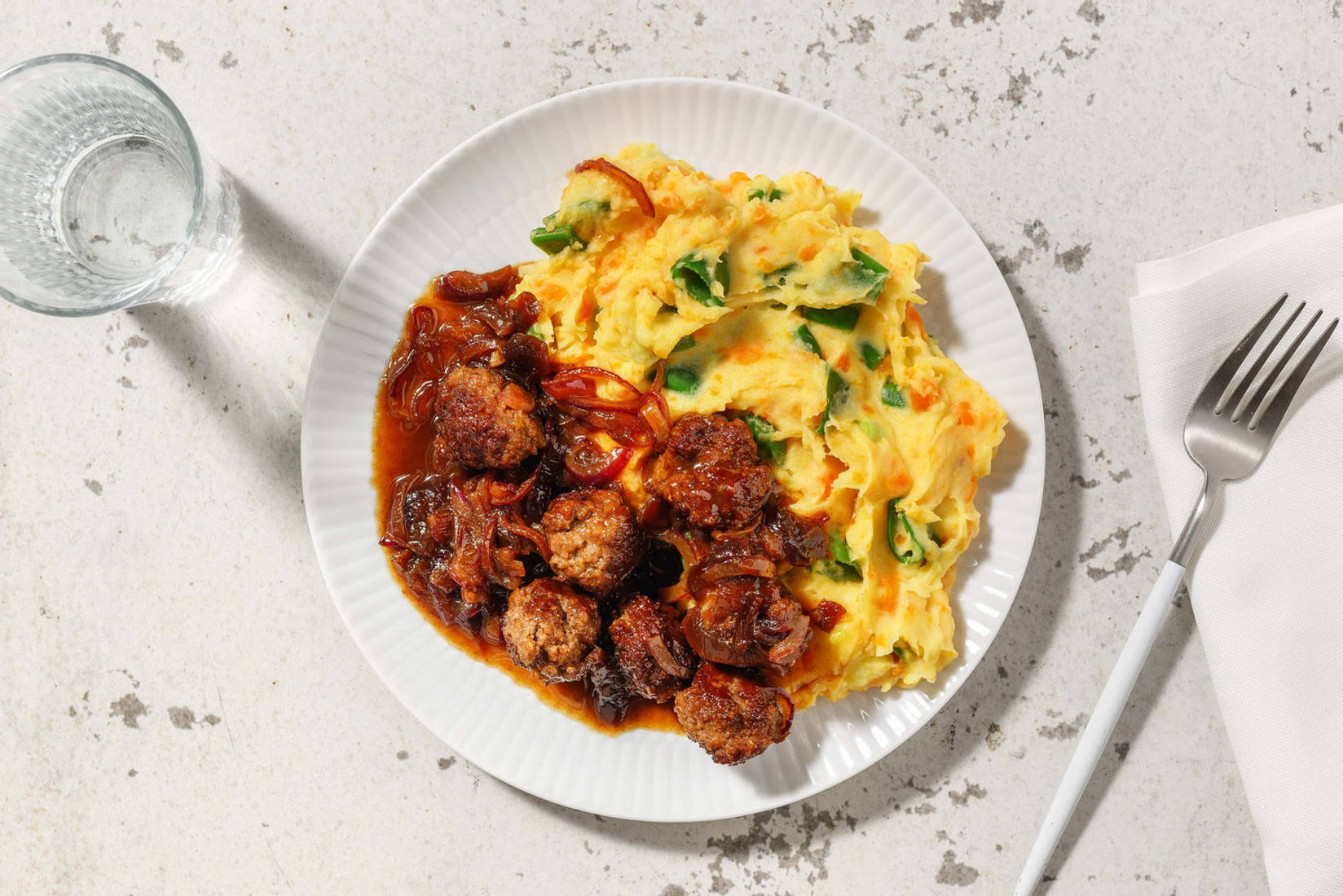 Stamppot met hertengehaktballetjes