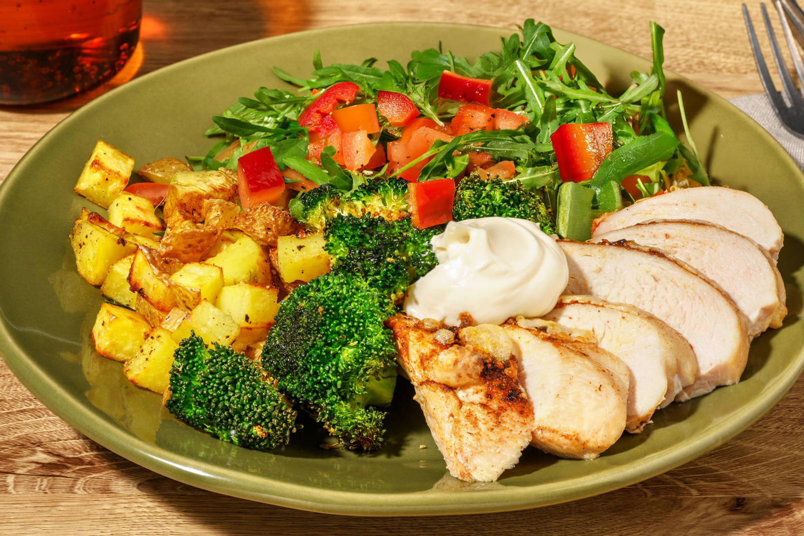 Ugnsstekt kyckling och sesampotatis