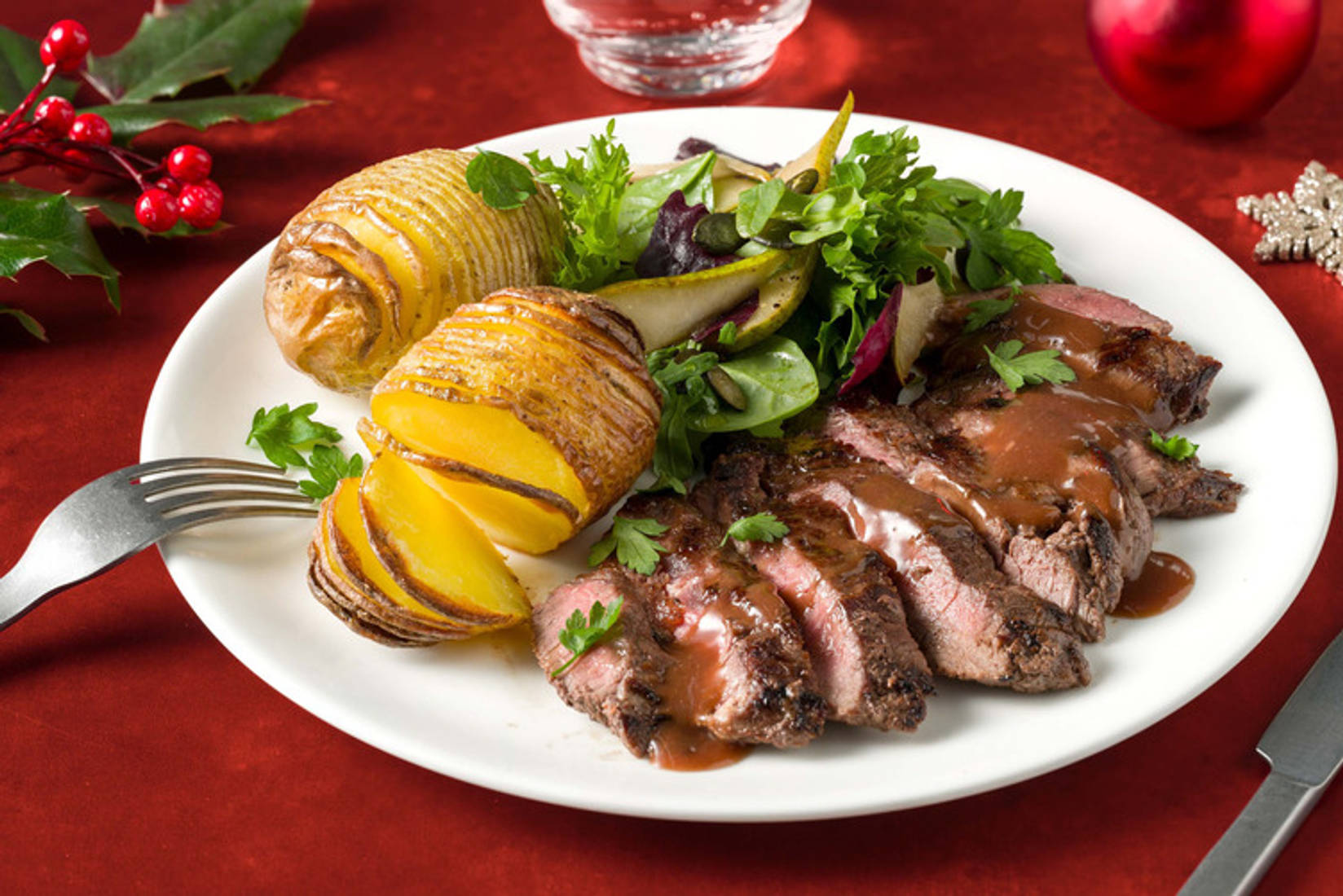 Stekt rumpstek och krämig rödvinssås