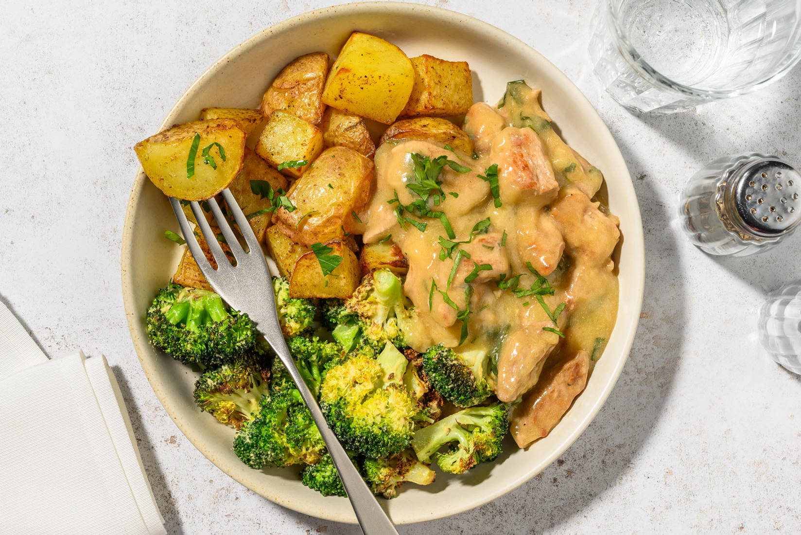 Schweinelachssteak mit süßem Senf-Brokkoli