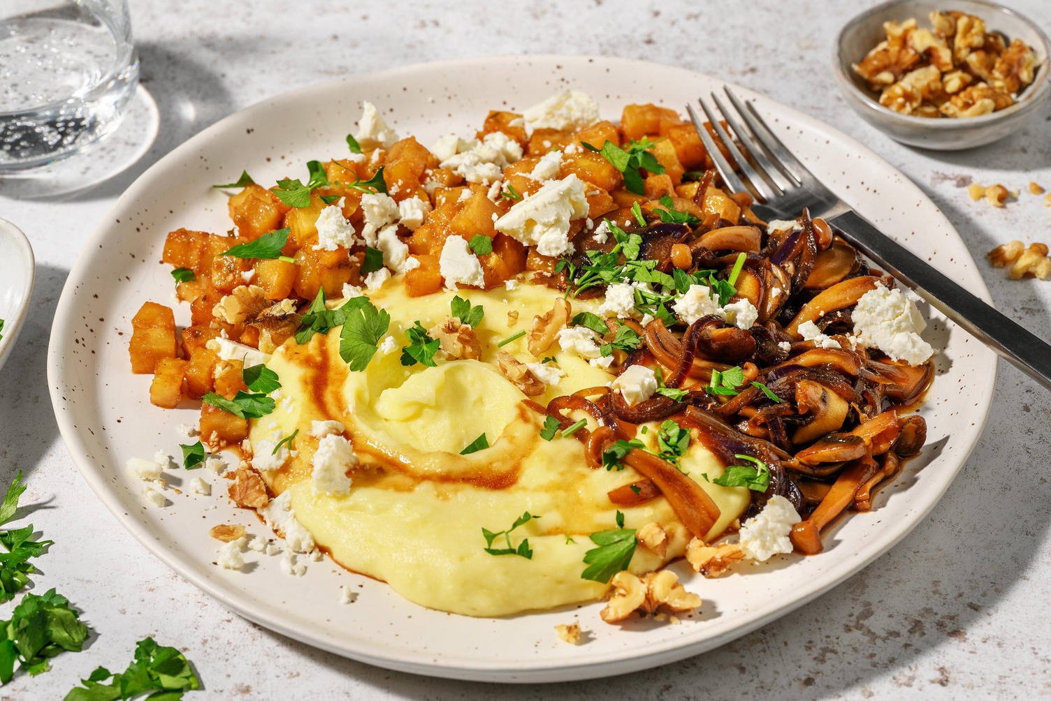 Zwarteknoflookchampignons met feta en knolselder