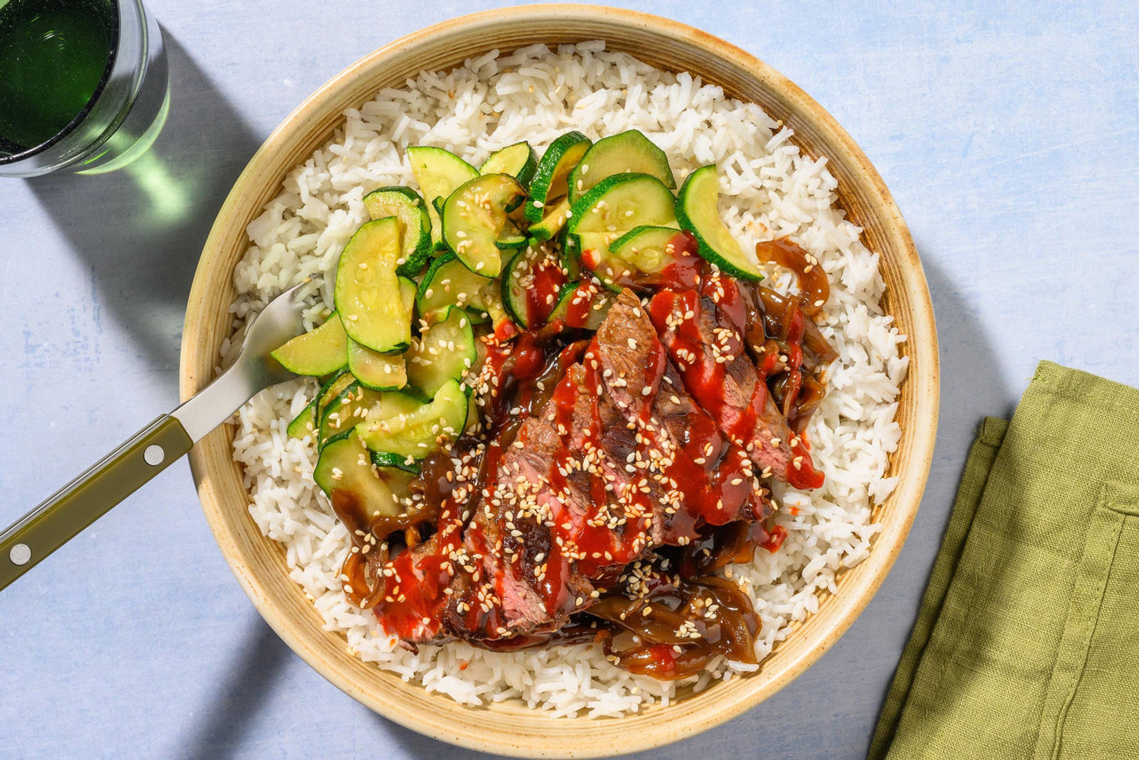 Bulgogi Bowl mit Weiderindersteak & Zucchini