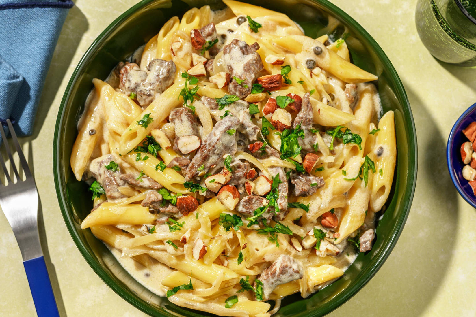 Cremige Penne mit Bio-Rindersteakstreifen
