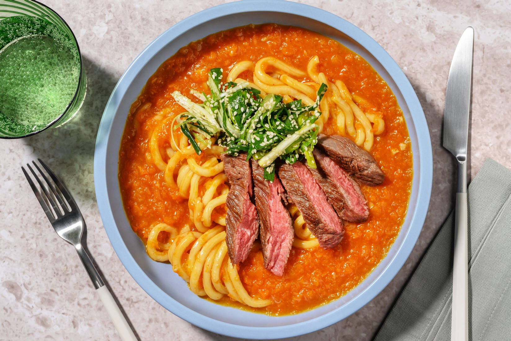 Steak vom Weiderind auf Udon-Nudeln