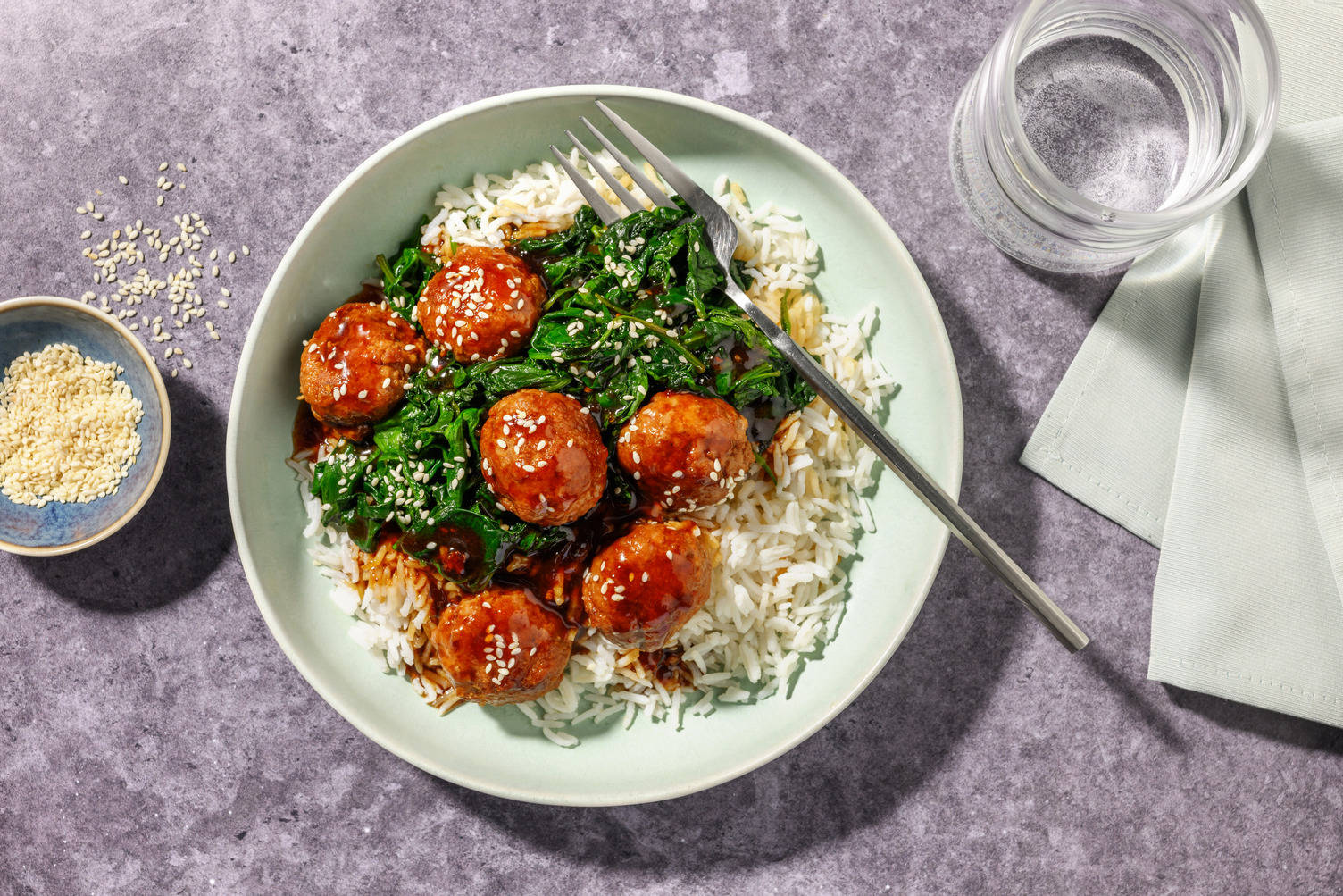 Polpette di pollo glassate in salsa chili