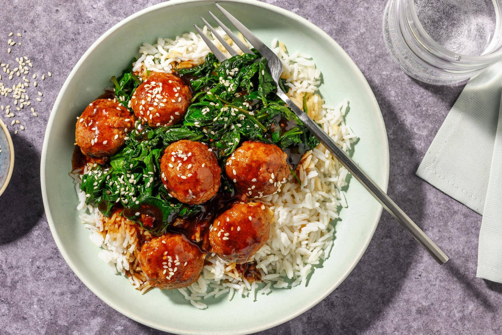 Polpette di pollo teriyaki e spinacini