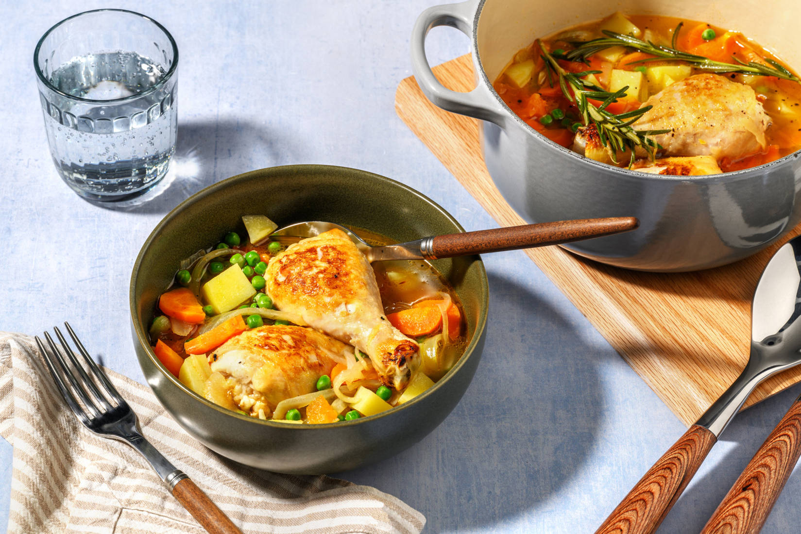 Extra de jamoncitos de pollo guisados al romero