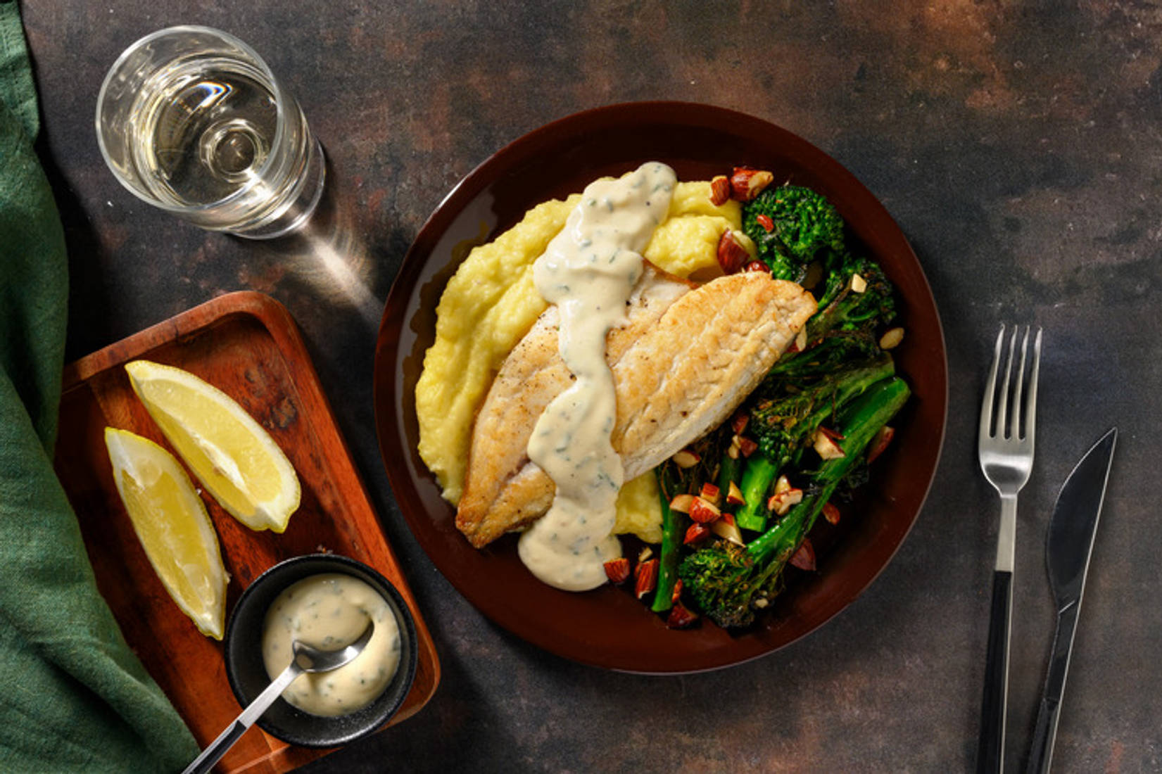 Stegt dorade og cremet estragonsauce