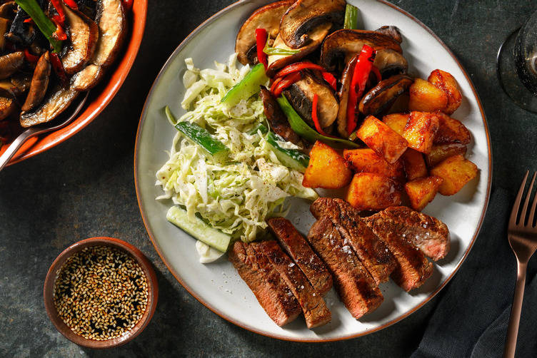 Yakiniku-biff og soyastekte poteter