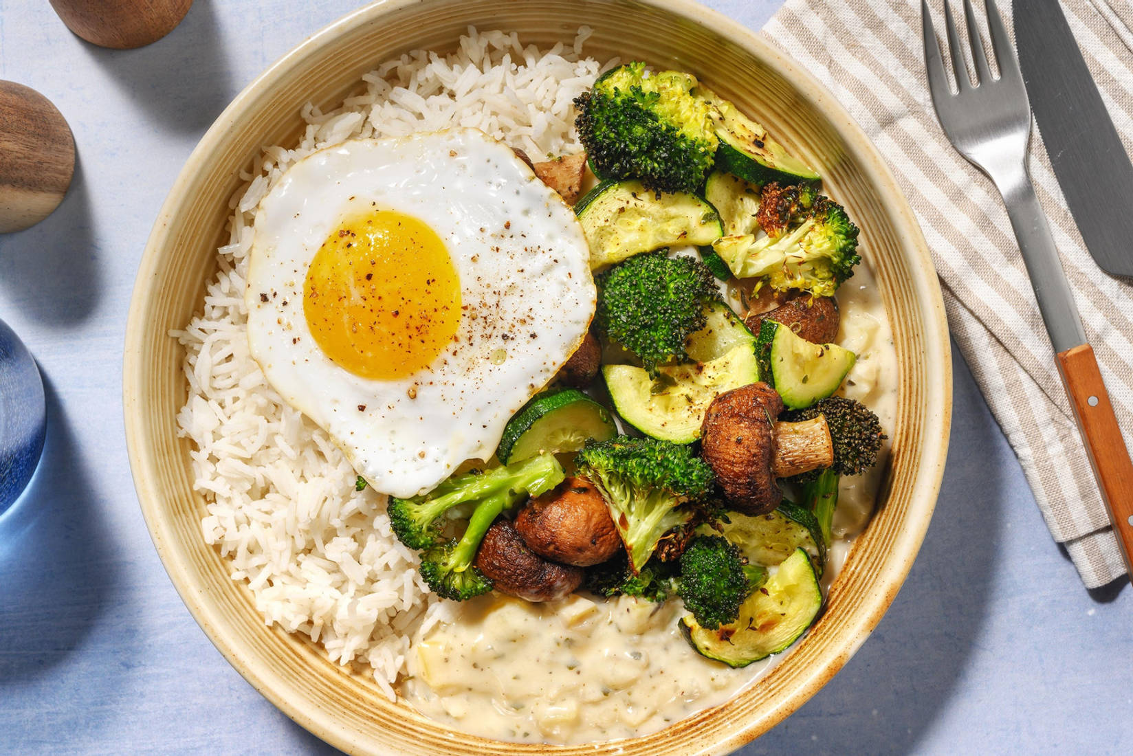 Légumes rôtis et œuf au plat