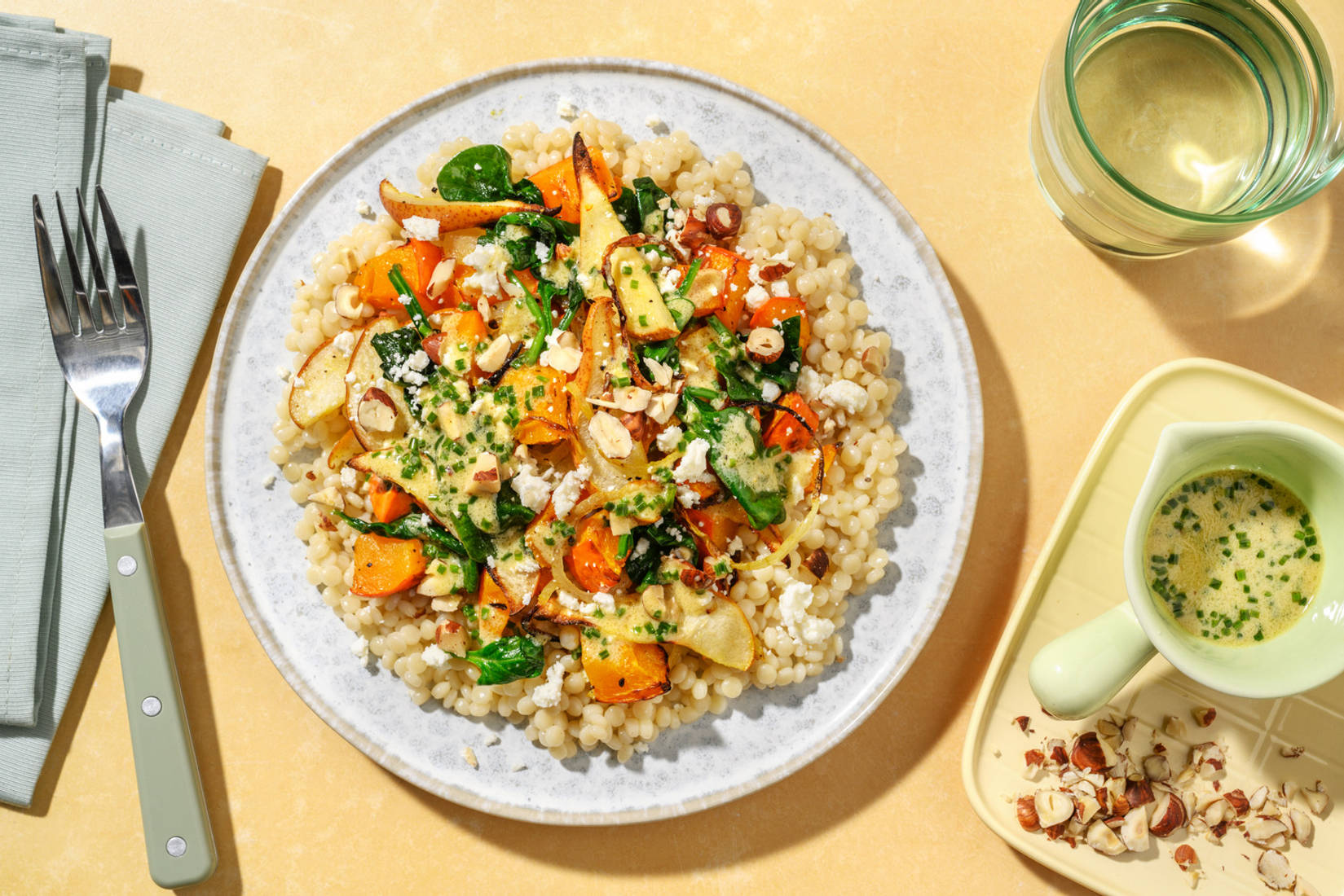 Couscous perlato al formaggio greco e pere