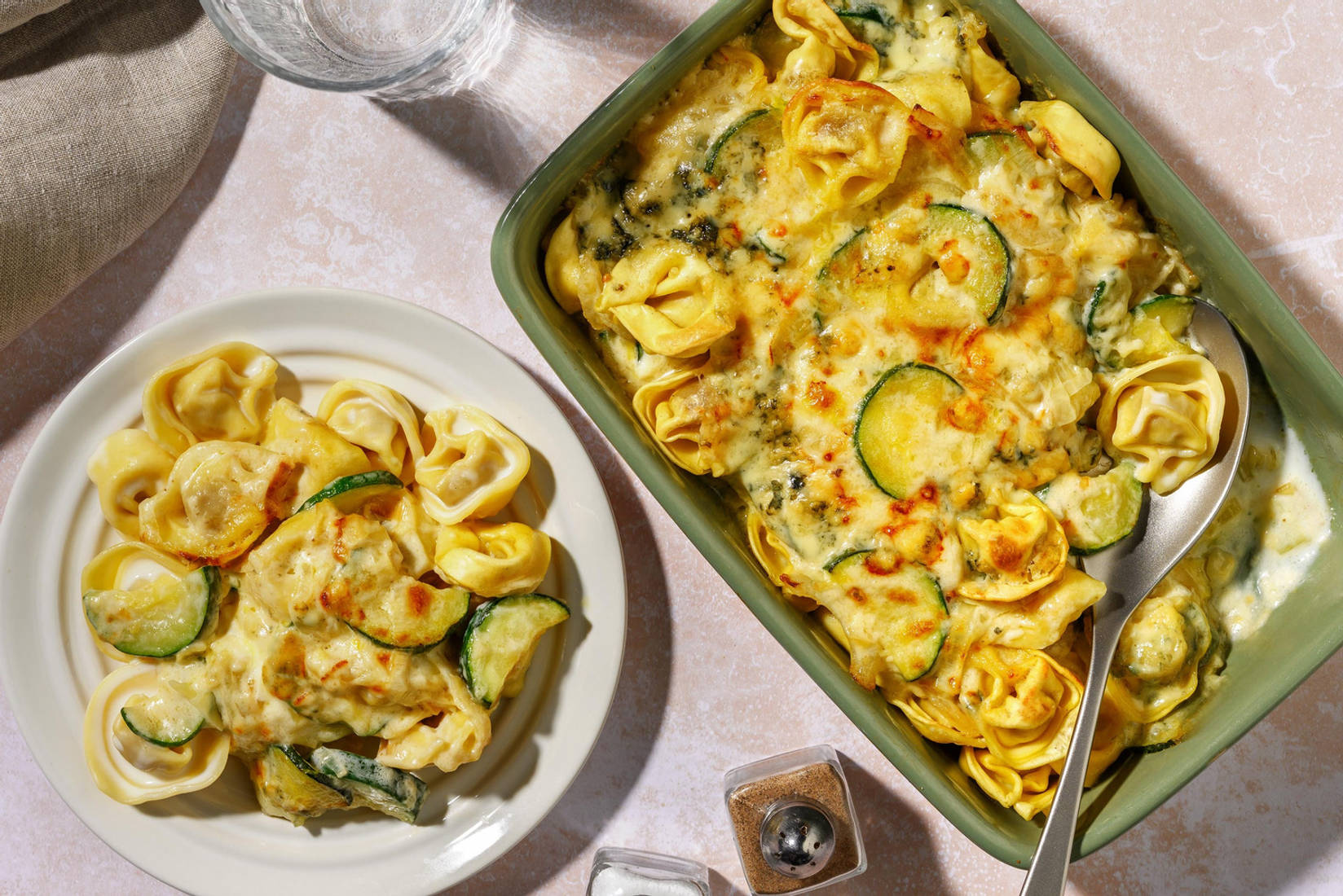 Tortelloni al forno en sauce crémeuse au fromage bleu