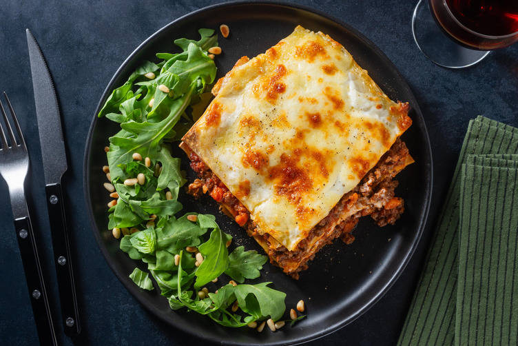 Oksekødslasagne med to slags ost