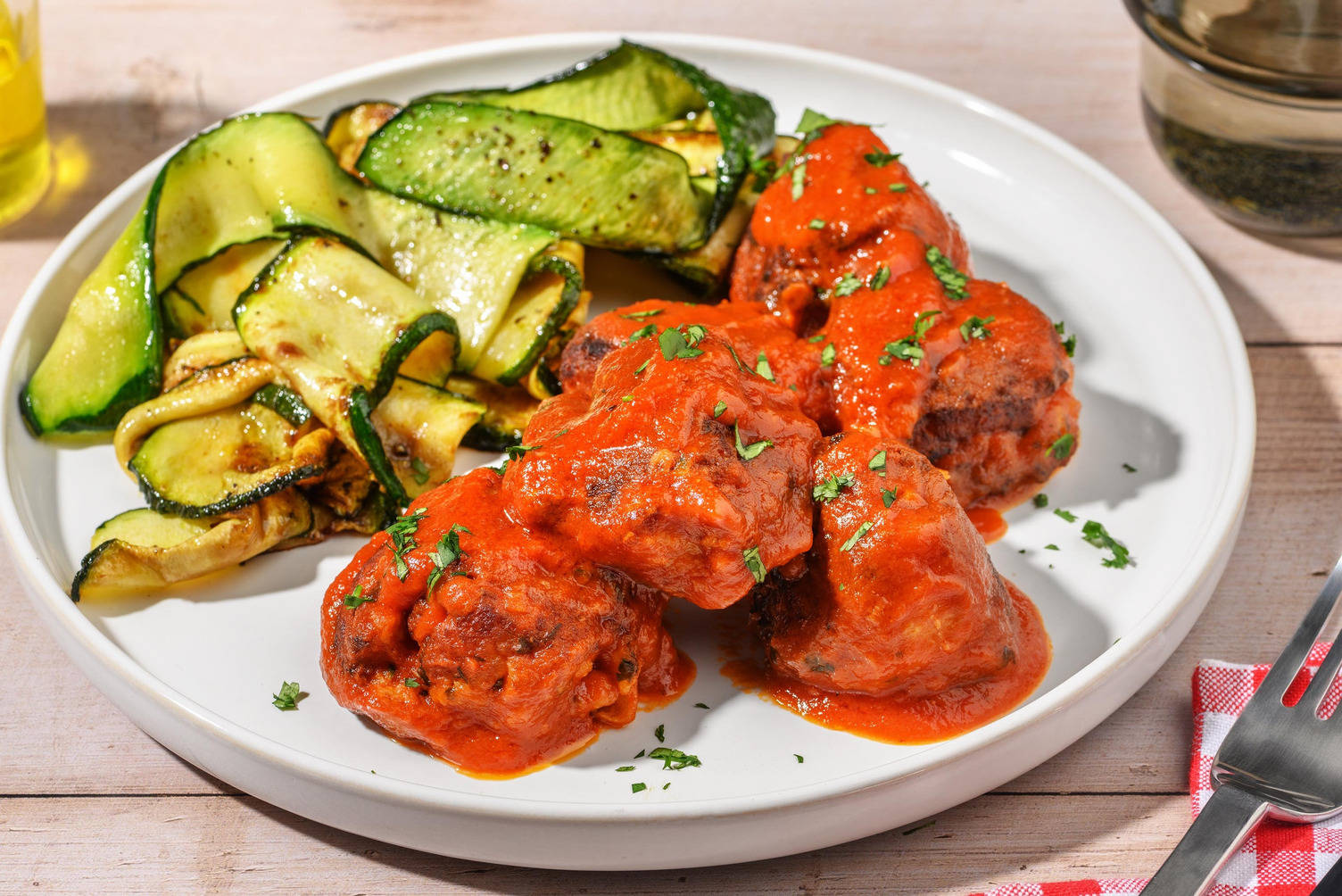 Pallotte cacio e ova al sugo di pomodoro