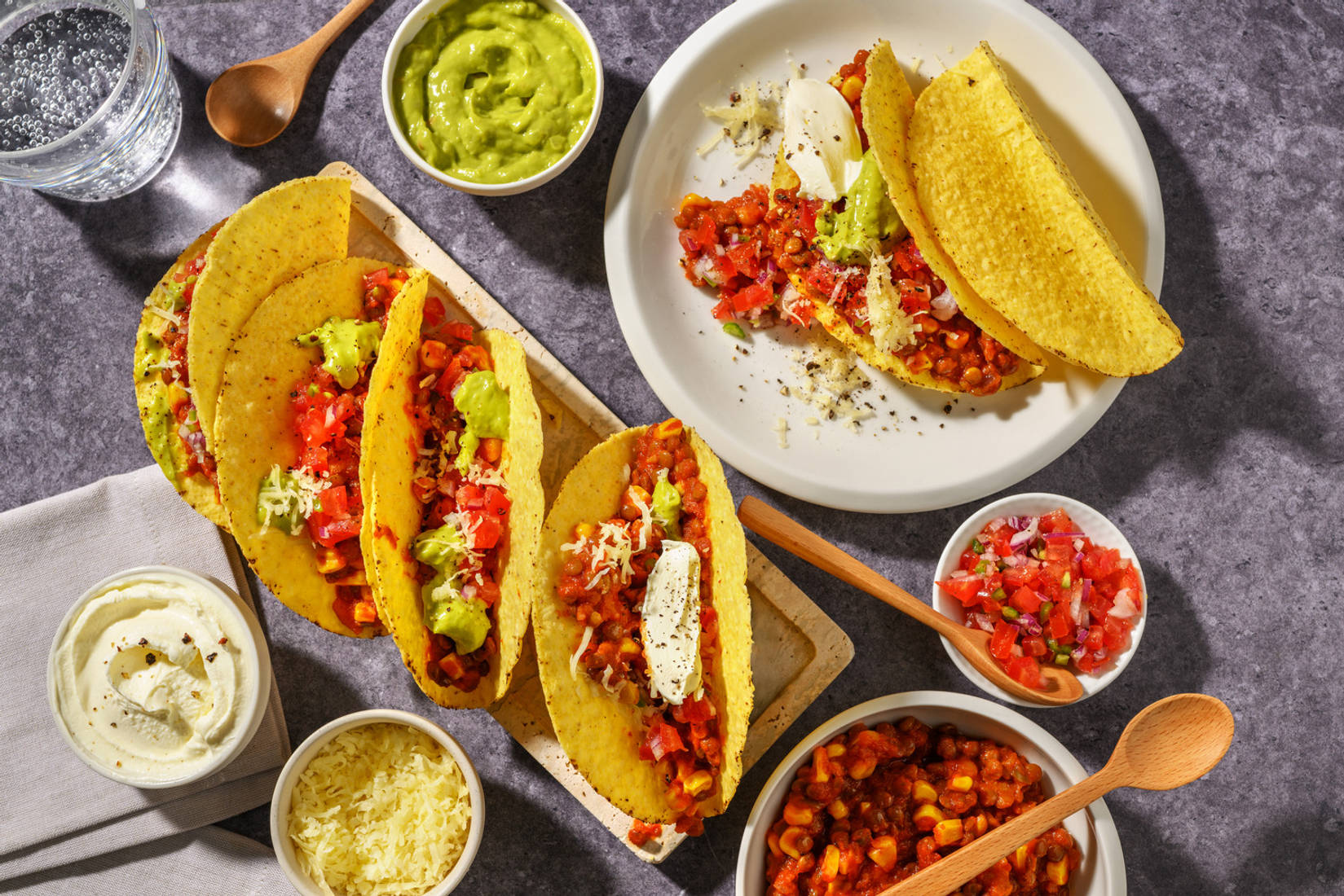 Cheesy taco's met chili sin carne en guacamole