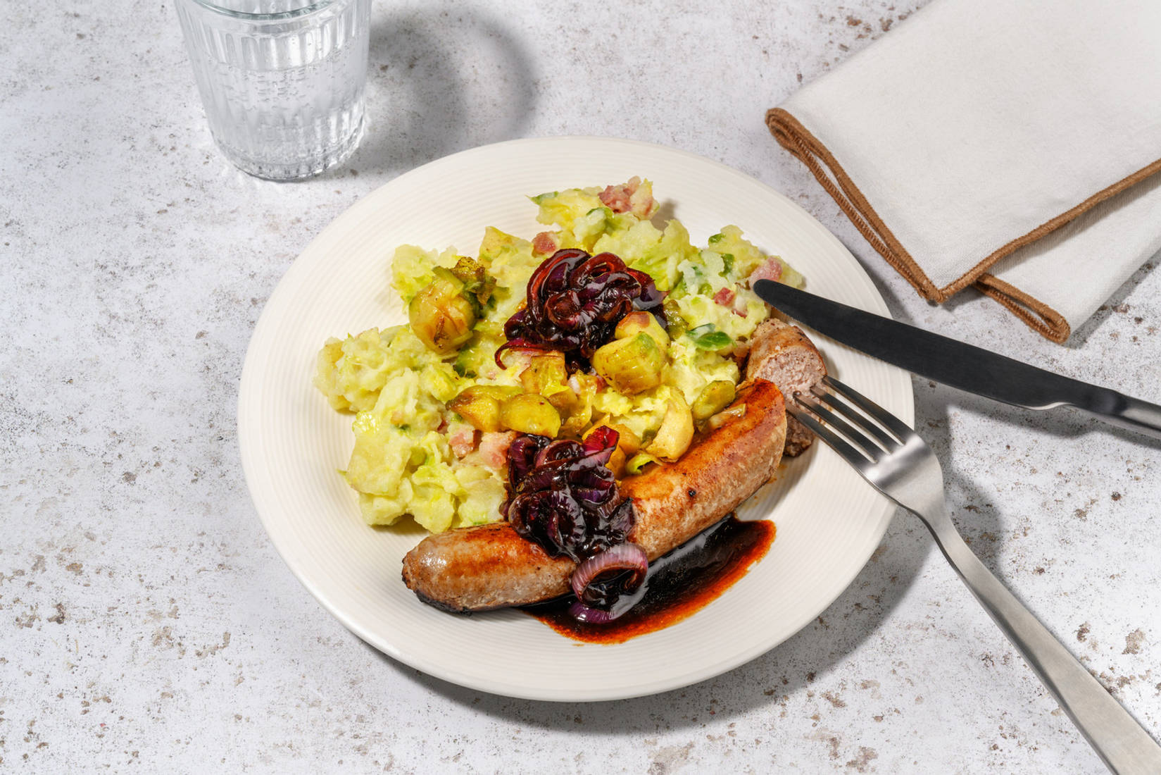 Stamppot van spruitjes met varkensworst