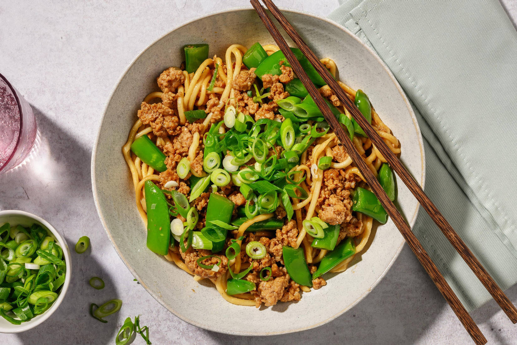 Nouilles de bœuf aux oignons verts rapides