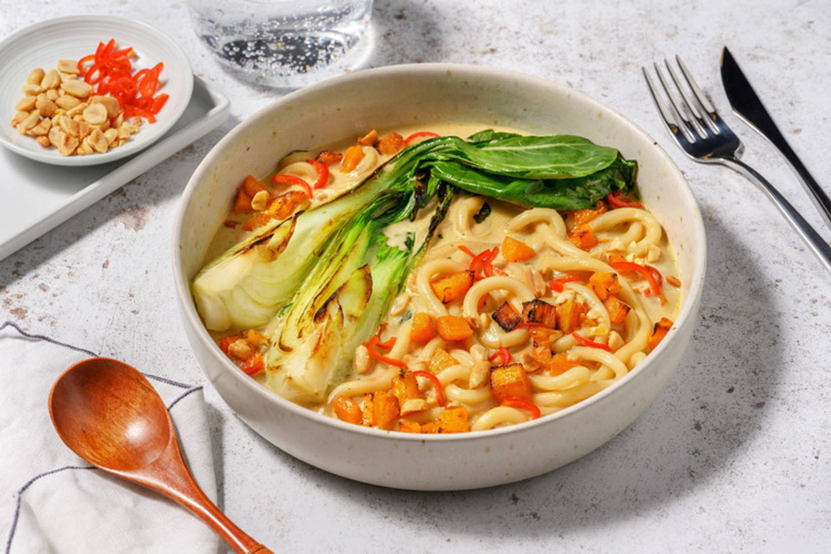 Ovnsbakt gresskar i ingefær- og kokosnudelsuppe