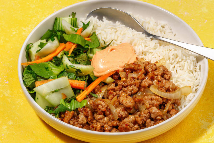 Rask thaikrydret kjøttdeigbowl