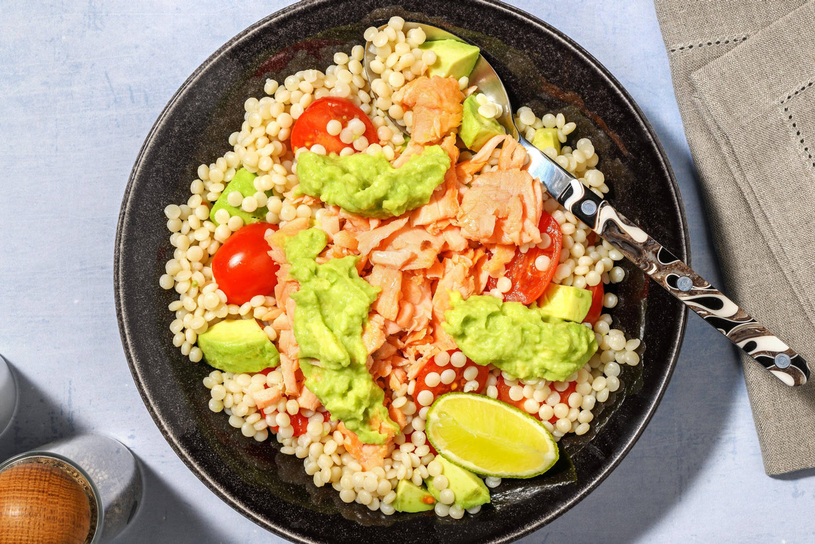 Couscous perlato al salmone e avocado