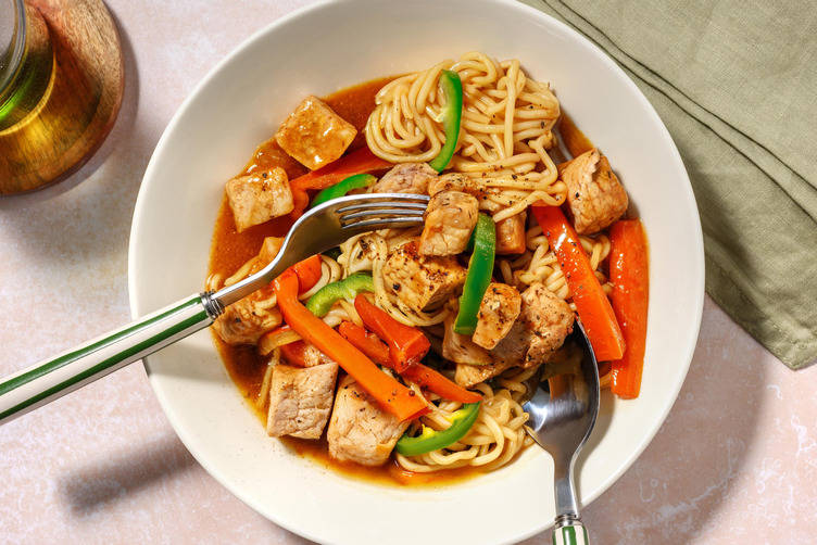 Noodles saltati alla lonza marinata e peperoni