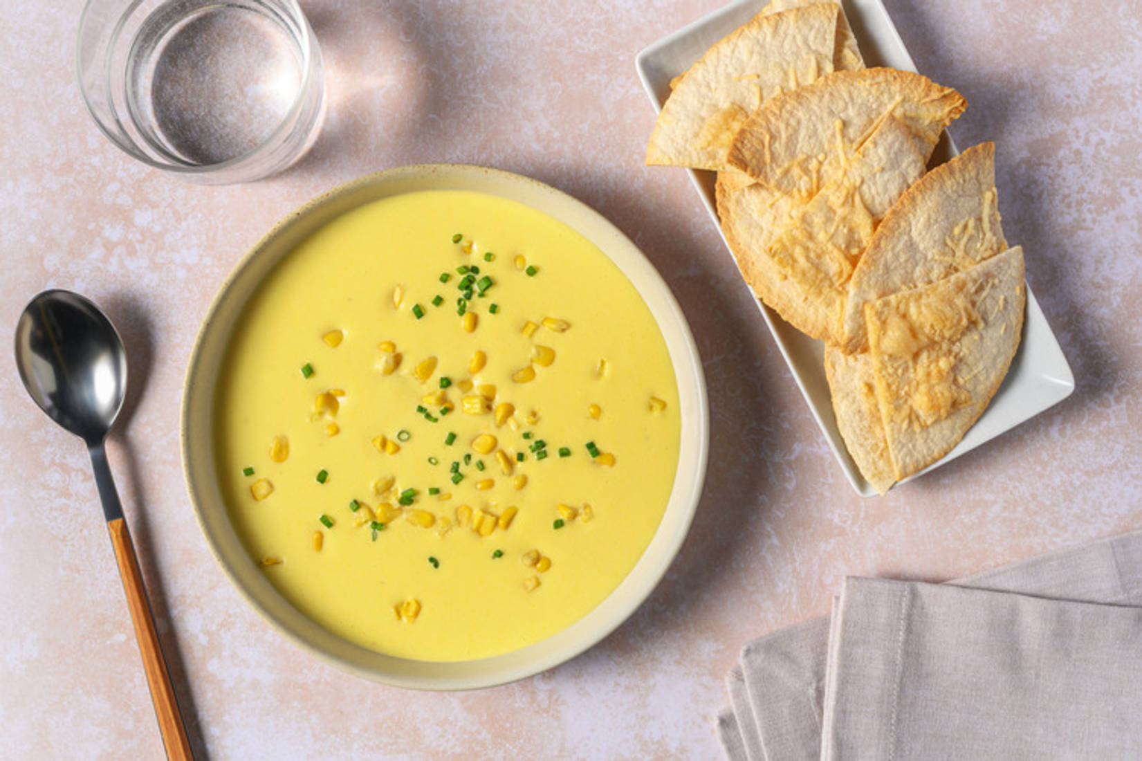 Crema casera de elote con ternera
