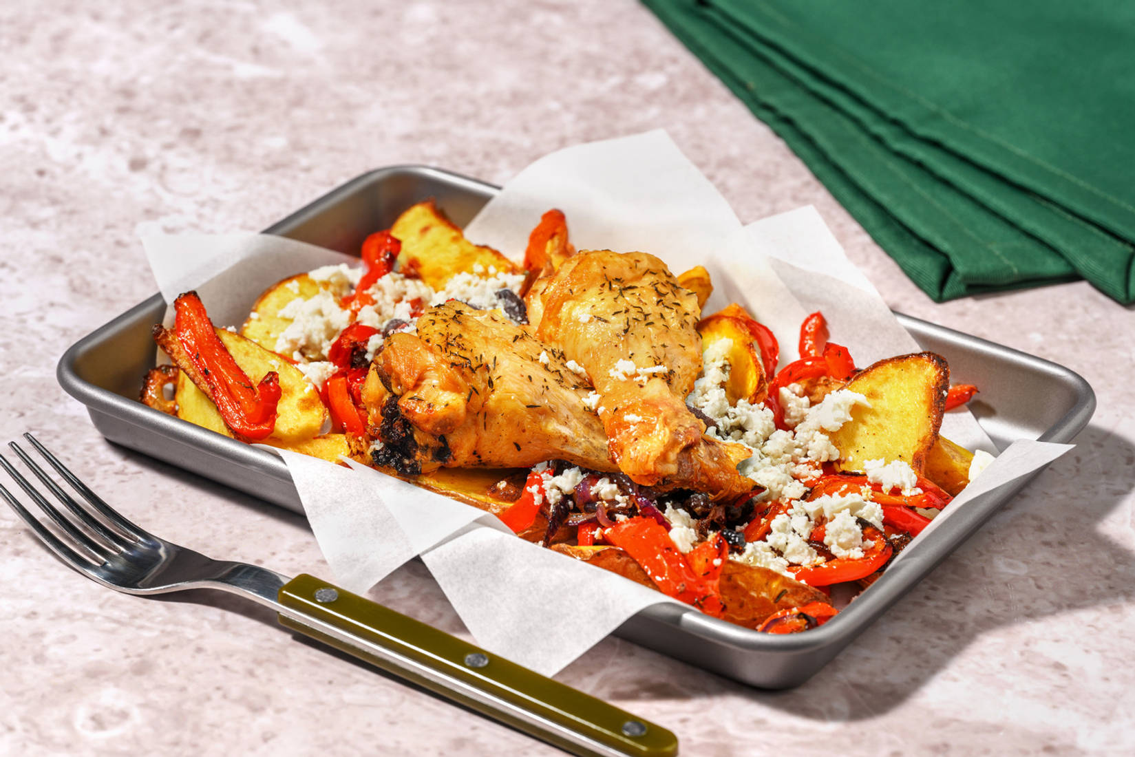 Jamoncitos de pollo asados con queso griego