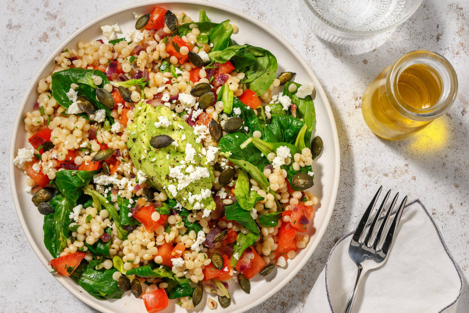 Salade de couscous perlé et dip d'avocat