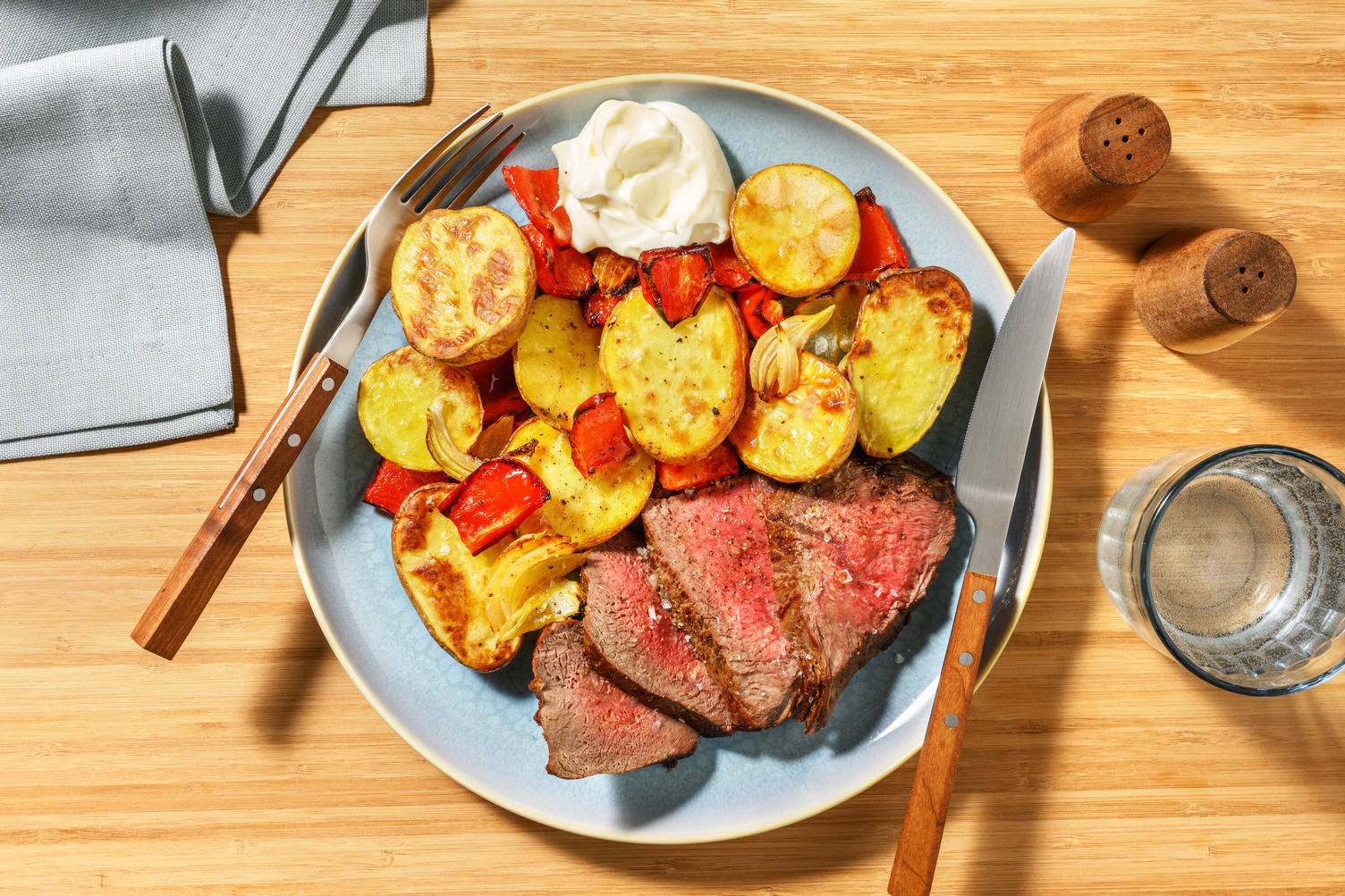 Fettine di scamone aromatizzate alle erbe