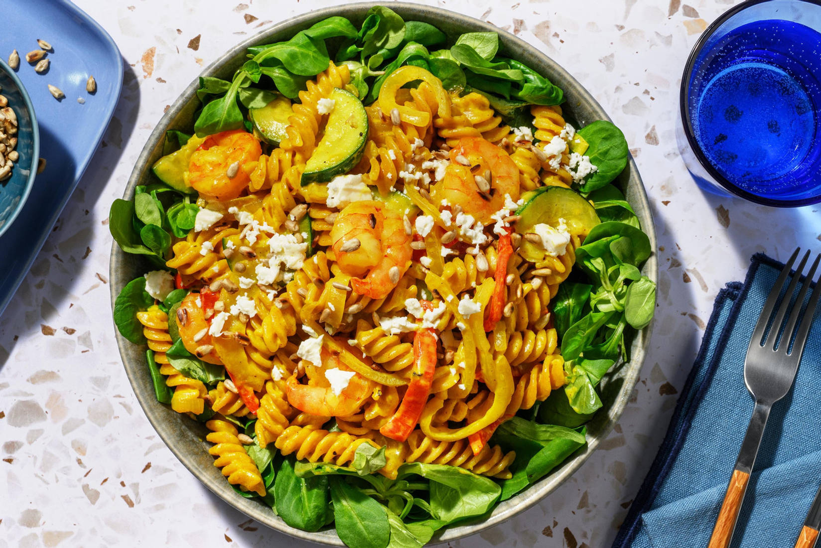 Fusili met garnalen in romige kerriesaus