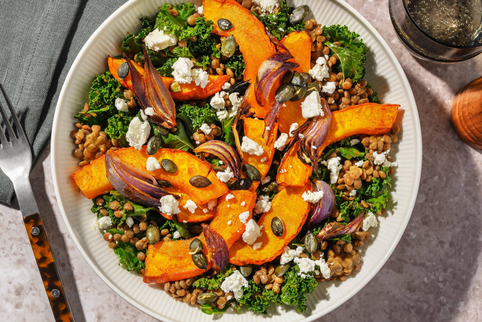 Süßkartoffelsalat mit Babygrünkohl und Linsen