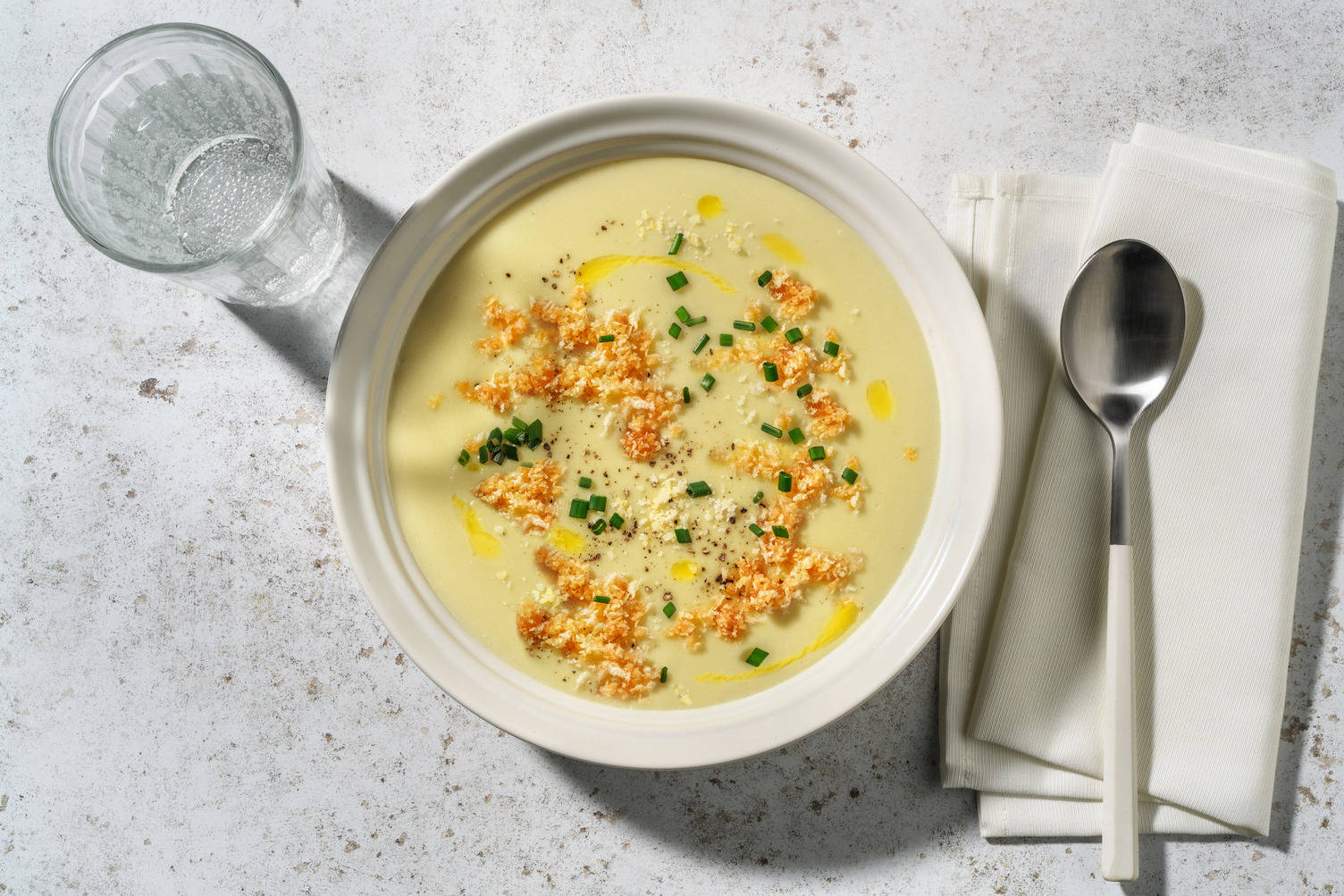 Crema de espárragos blancos con panko al membrillo