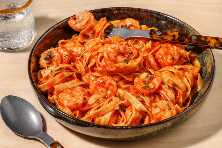 Linguine met harissa, garnalen en Parmigiano Reggiano