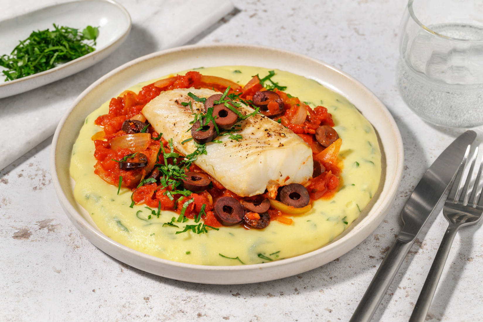 Psari plaki : lieu à la grecque, origan & purée